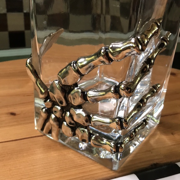 Pottery Barn Spooky Spine-tingling Silver Skeleton Hand Liquor Decanter 💀 - Picture 9 of 16